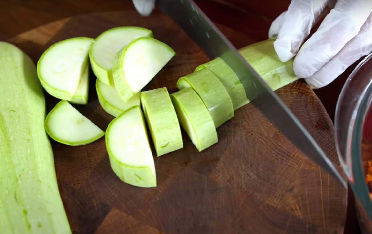 Як готувати кабачкову ікру в духовці: найпростіший рецепт закуски